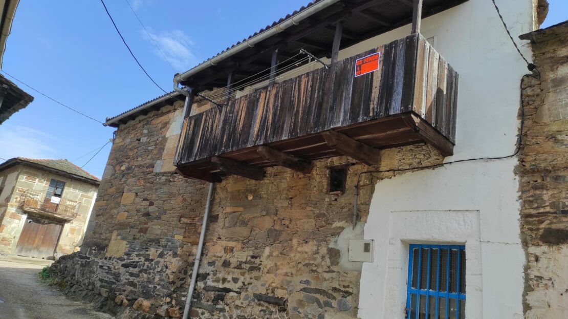 Gran casa de pueblo en Riomanzanas, Zamora