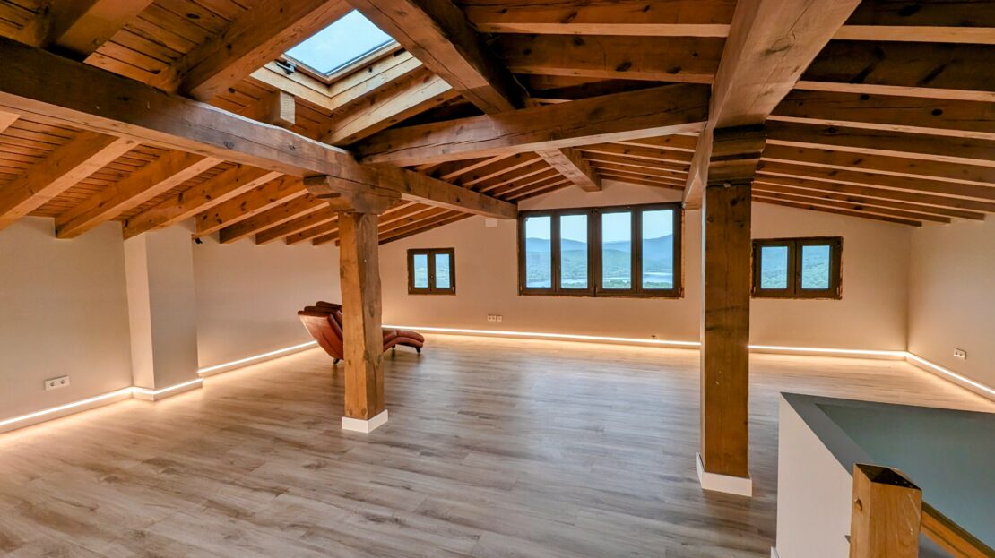 Casa de pueblo Reformada en El Rasillo de Cameros, la Rioja: Perfecta para Vivir o Emprender un Negocio