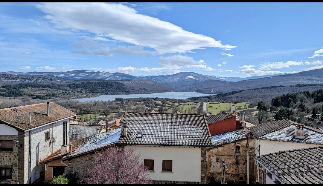 Casa de pueblo Reformada en El Rasillo de Cameros, la Rioja: Perfecta para Vivir o Emprender un Negocio