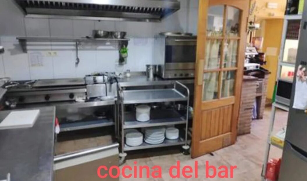 Casa con negocio en Tubilla del Agua, Burgos