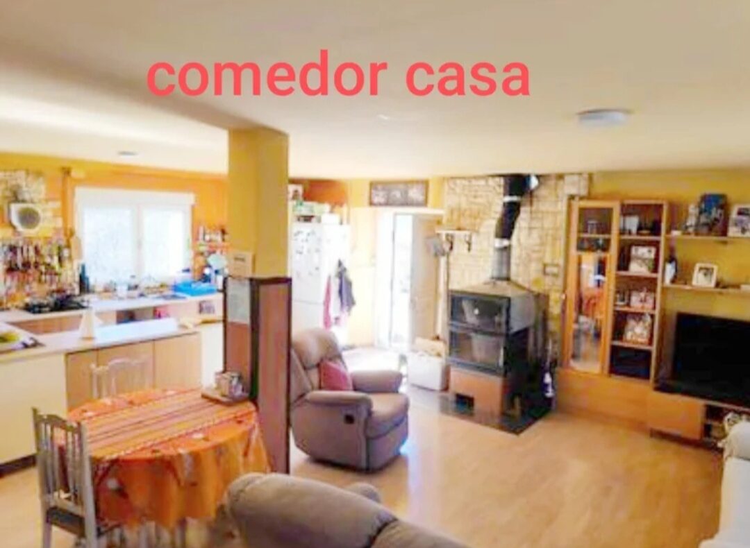 Casa con negocio en Tubilla del Agua, Burgos