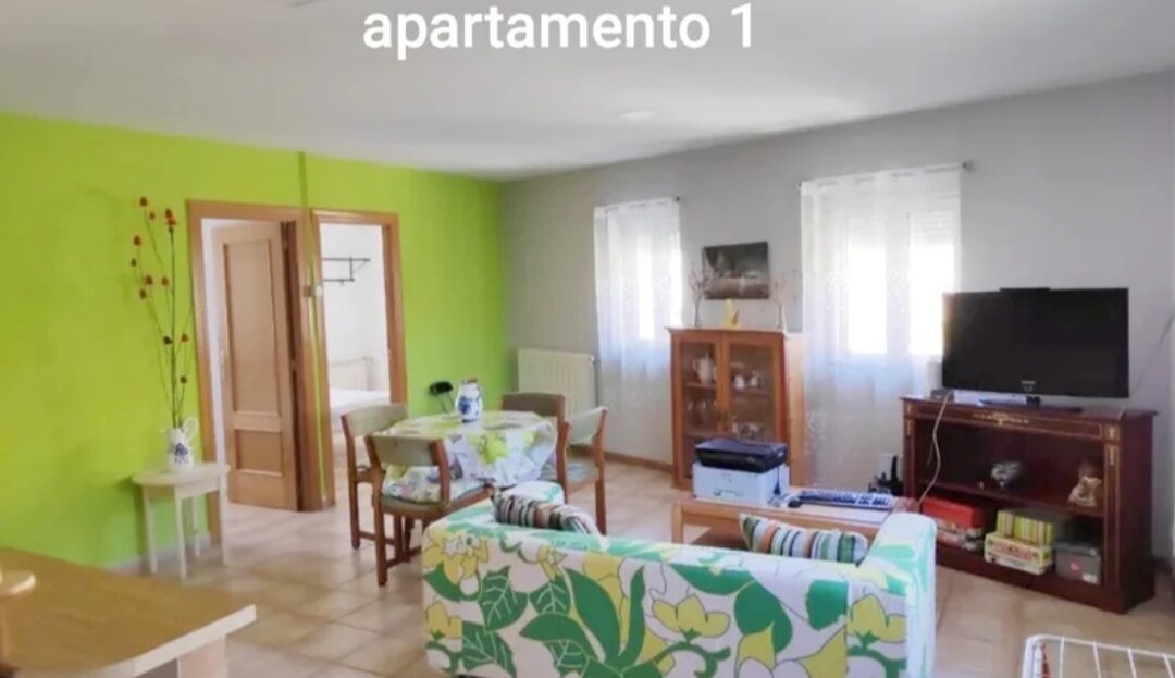 Casa con negocio en Tubilla del Agua, Burgos